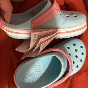 9c crocs